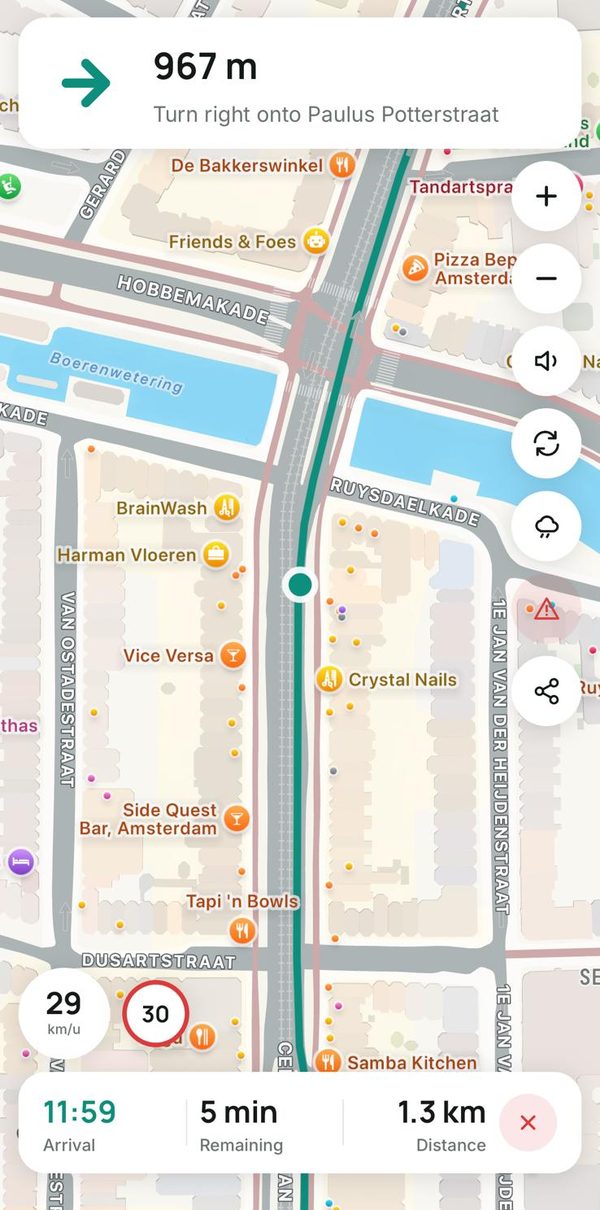 Active navigation in TURNSS: upcoming turn, speed and arrival time visible